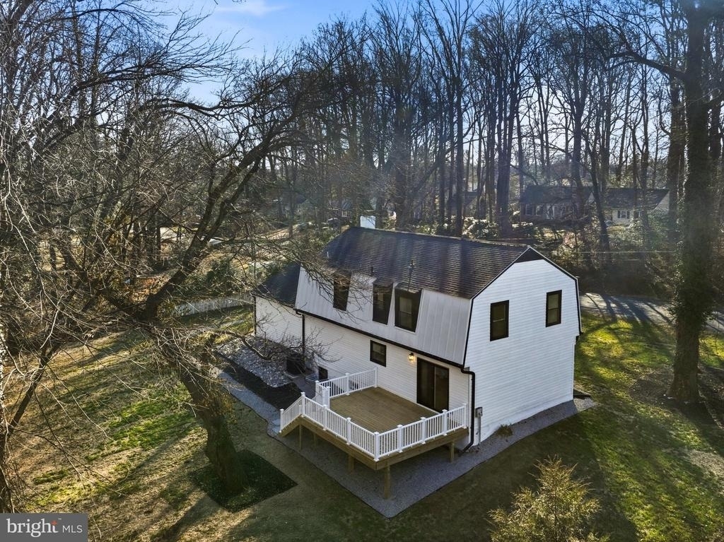 10704 Howerton Avenue - Photo 34