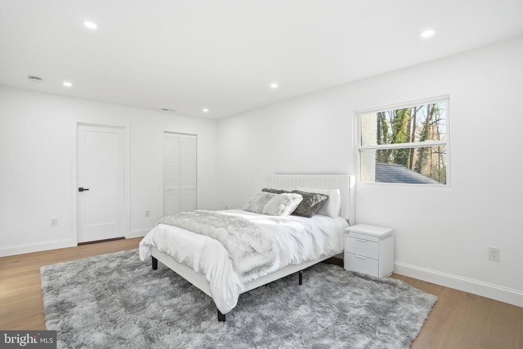 10704 Howerton Avenue - Photo 15