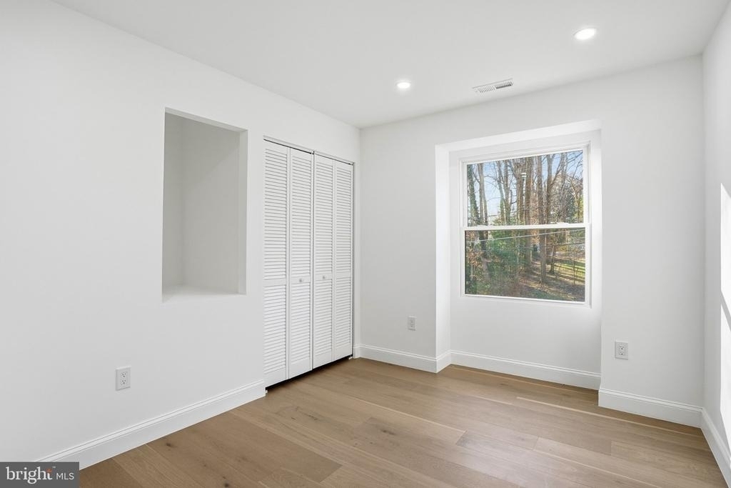 10704 Howerton Avenue - Photo 18