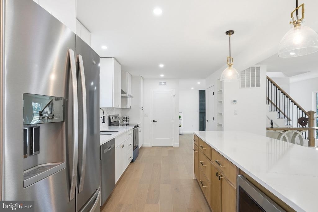 10704 Howerton Avenue - Photo 7