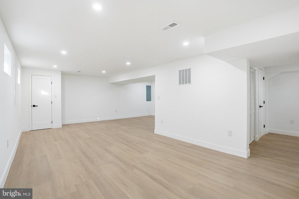 10704 Howerton Avenue - Photo 24