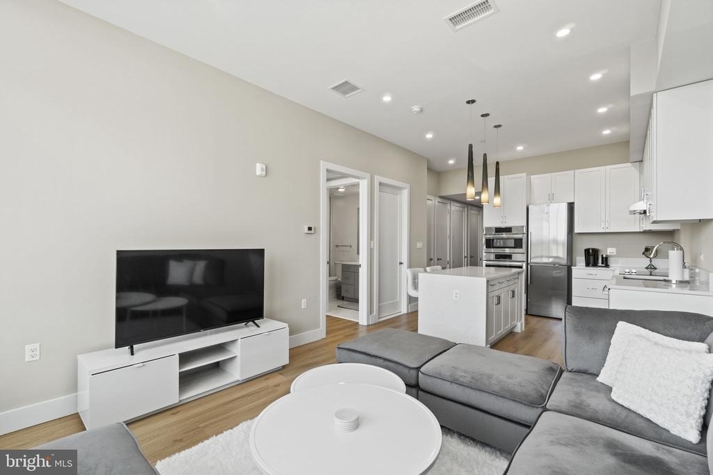 801 Fairfax Street - Photo 8