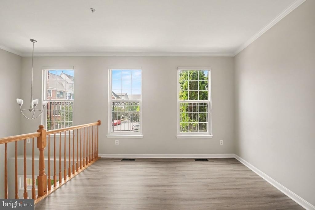 100 Meadows Lane - Photo 36