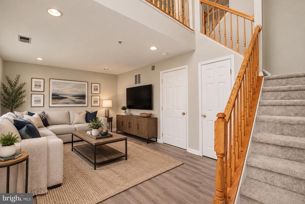 100 Meadows Lane - Photo 18