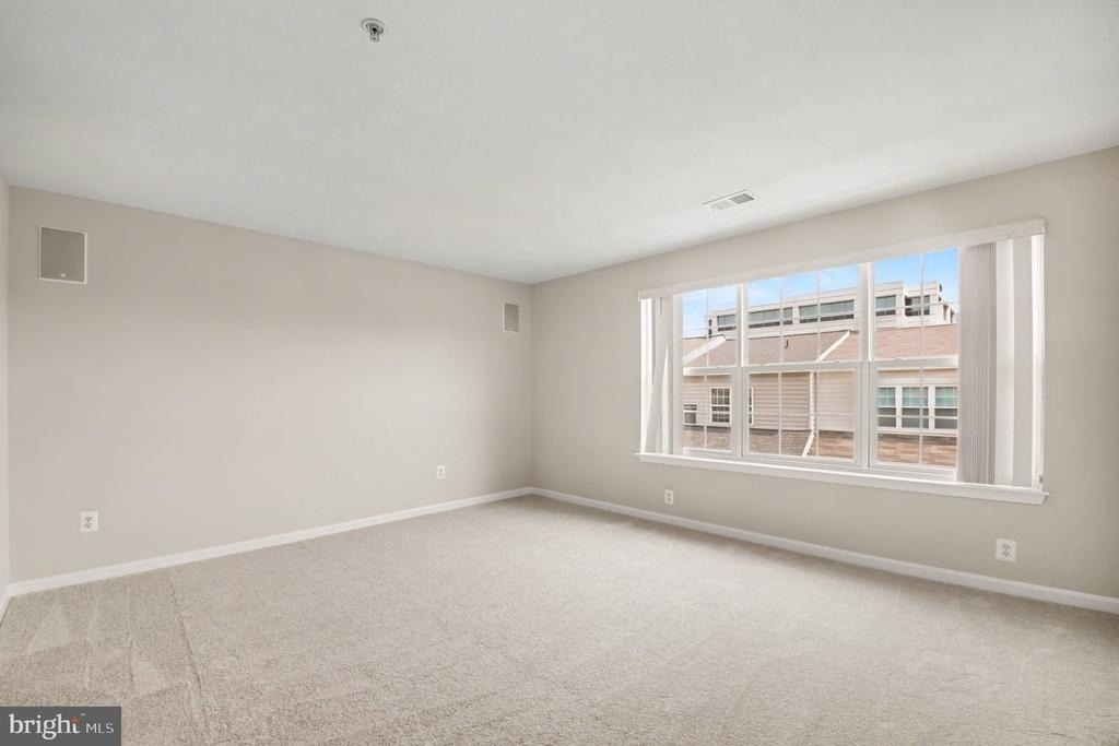 100 Meadows Lane - Photo 33