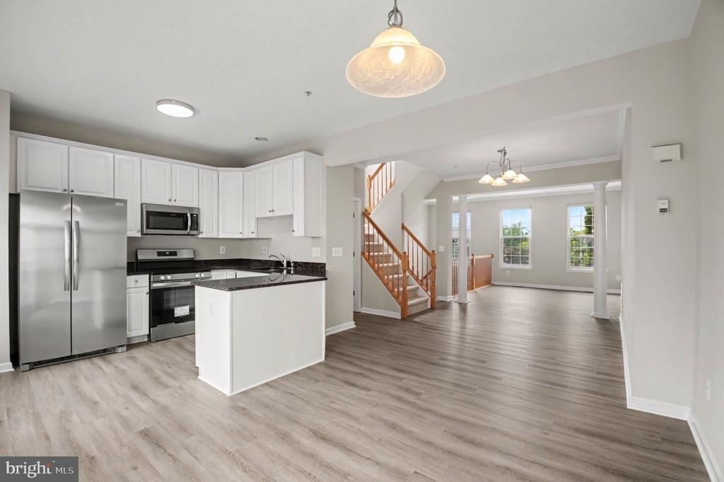 100 Meadows Lane - Photo 24