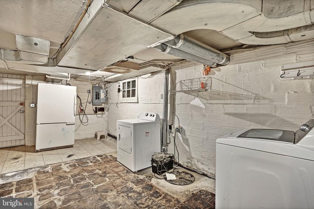 3916 Military Road - Photo 25
