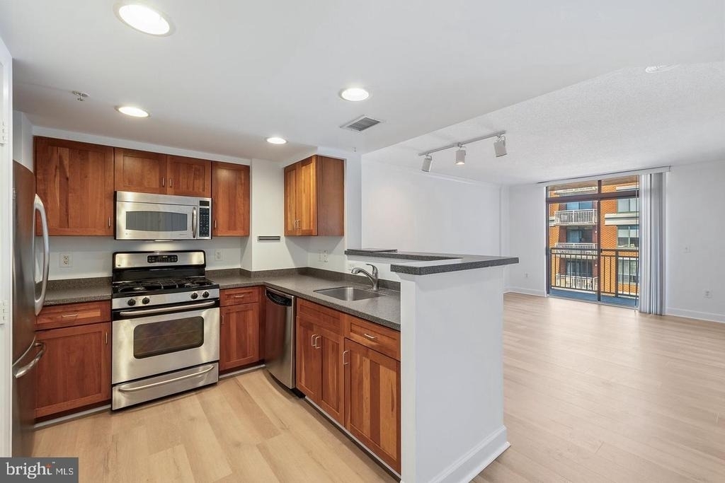 1205 N Garfield Street - Photo 16