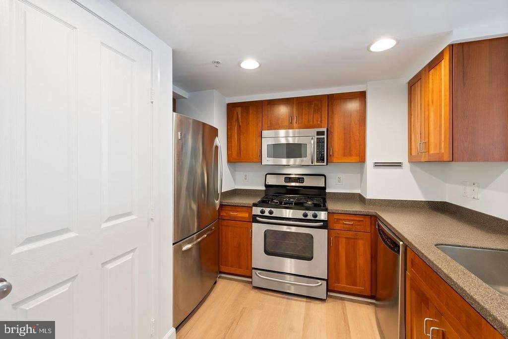 1205 N Garfield Street - Photo 17