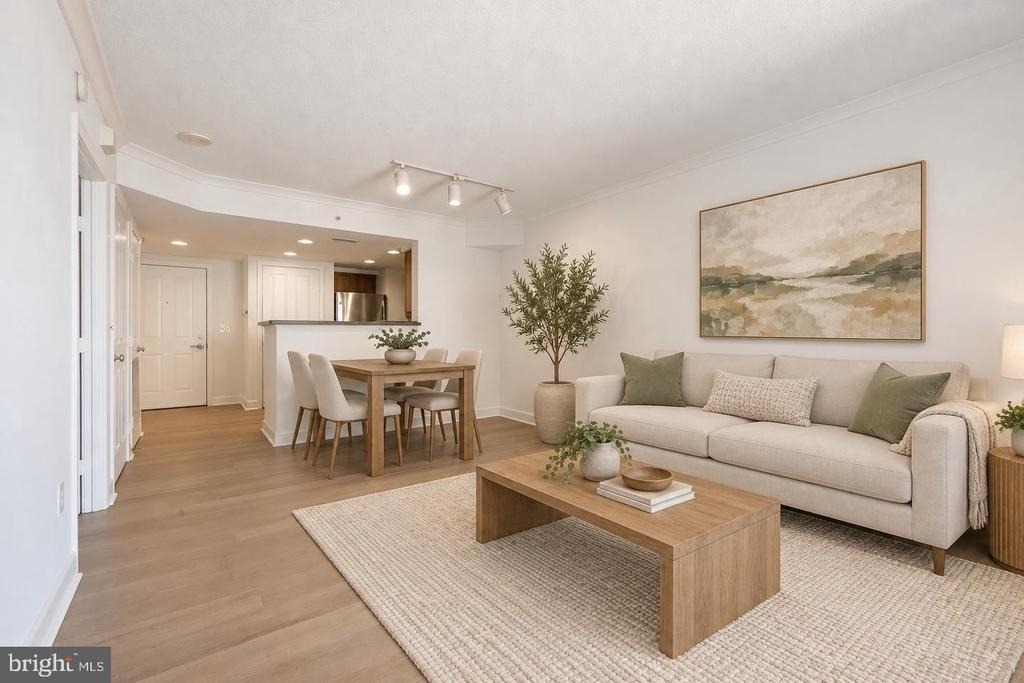 1205 N Garfield Street - Photo 1