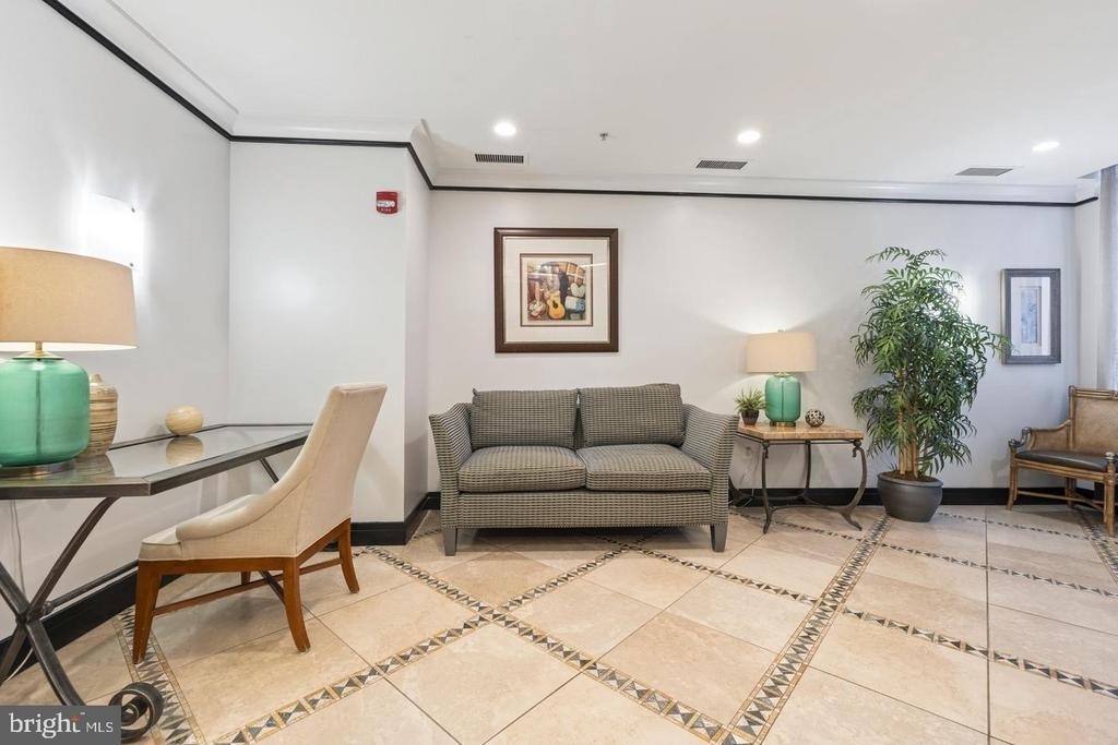 1205 N Garfield Street - Photo 27