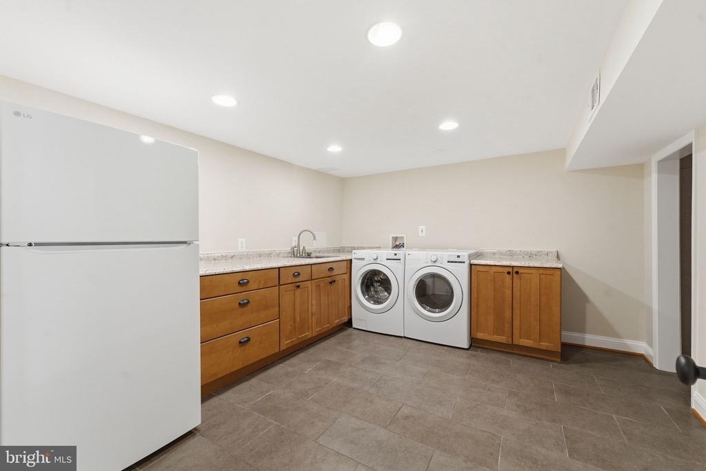 3376 N Buchanan Street - Photo 32