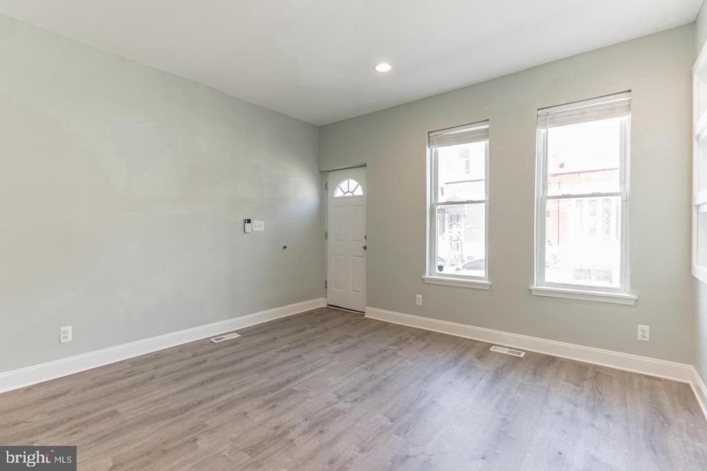 1912 Fontain Street - Photo 1