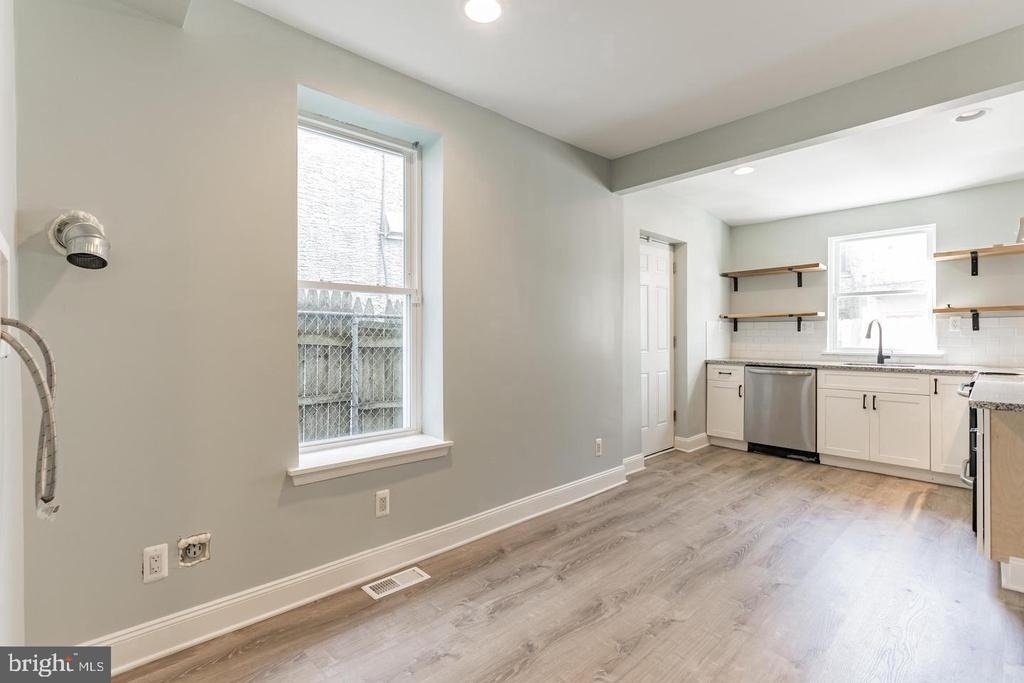 1912 Fontain Street - Photo 5