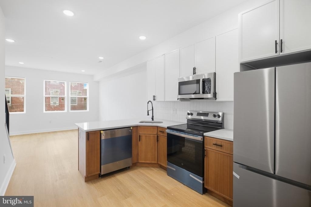 2506 N 12th Street - Photo 1