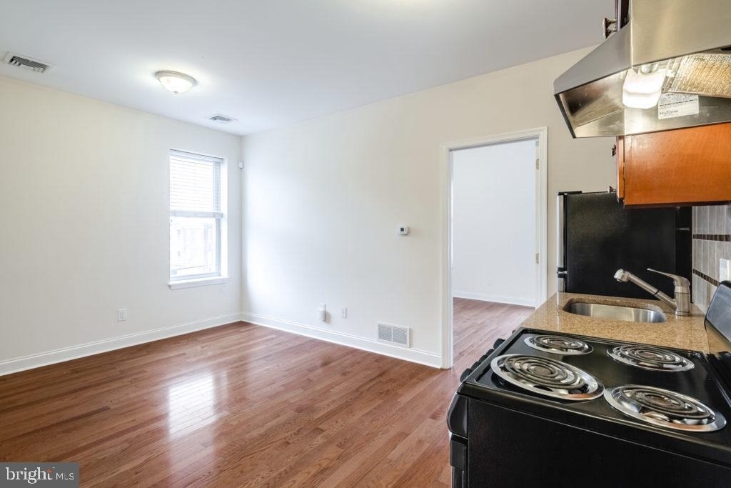 2001 Federal Street - Photo 2