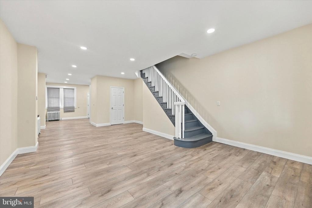 227 Lindley Avenue - Photo 2