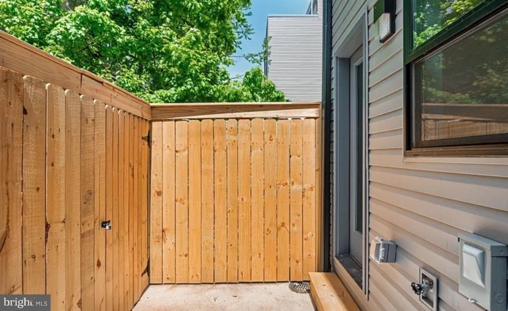 1546 N Darien Street - Photo 21