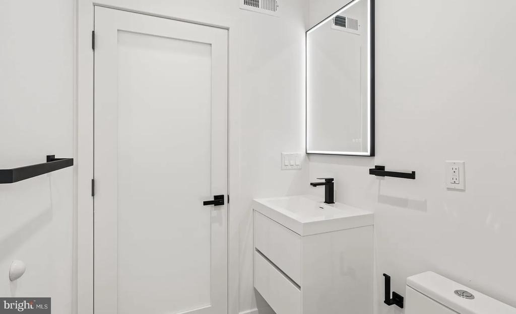 1546 N Darien Street - Photo 8