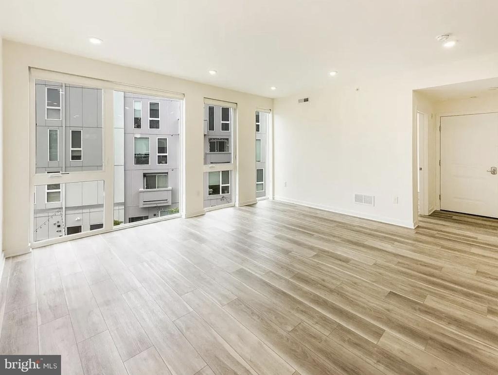 1660 Germantown Avenue - Photo 8