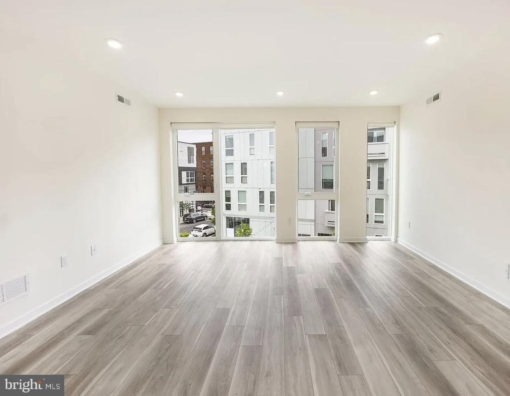 1660 Germantown Avenue - Photo 4