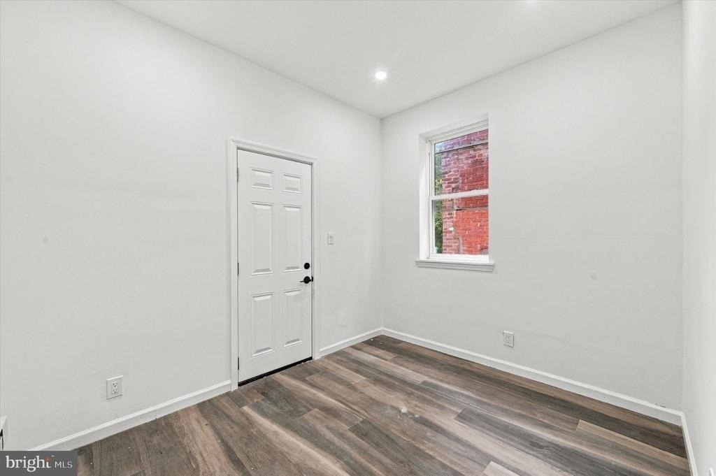 5812 Hadfield Street - Photo 5