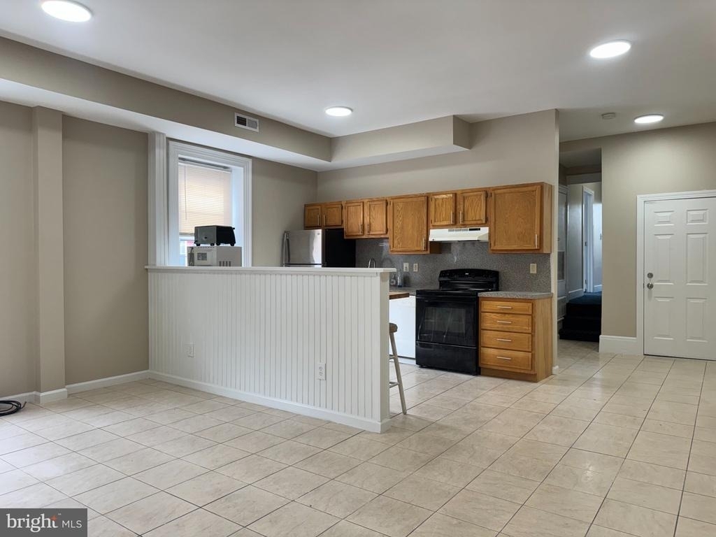 1617 W Oxford Street - Photo 1