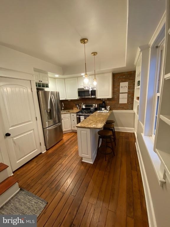 429 E Flora Street - Photo 3