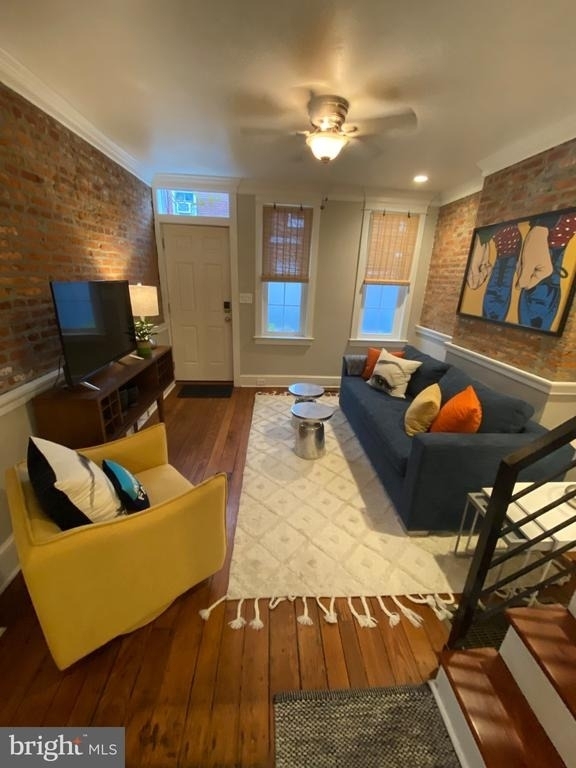 429 E Flora Street - Photo 1