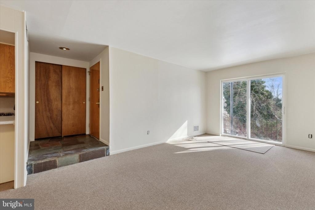 320 Hermit Street - Photo 1