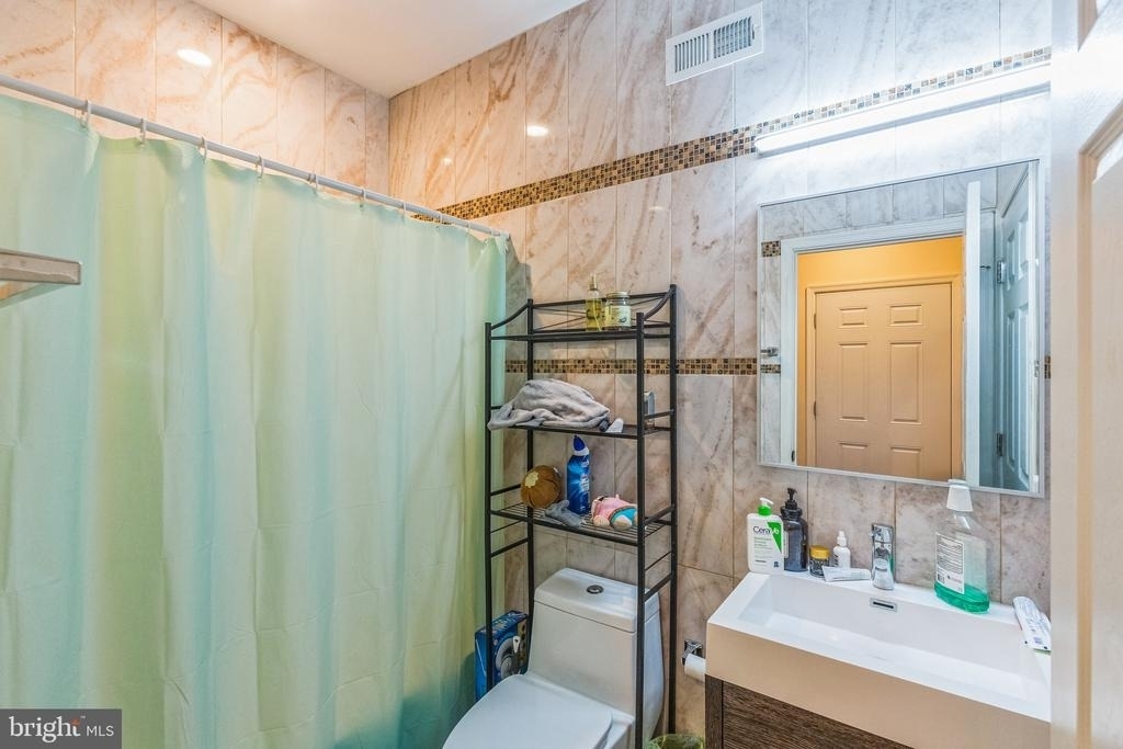 1614 Cambridge Street - Photo 2
