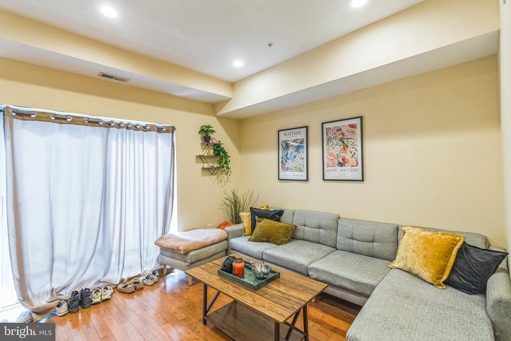 1614 Cambridge Street - Photo 0