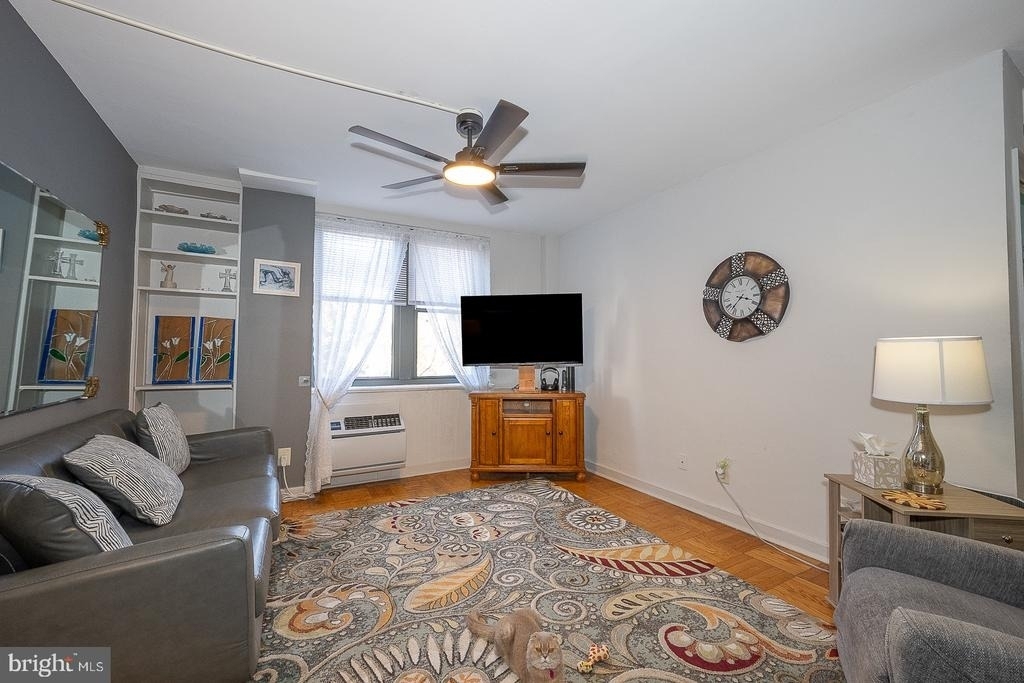 2601 Pennsylvania Avenue - Photo 2