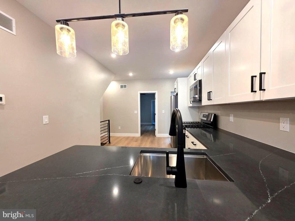 1324 S 9th Street - Photo 2