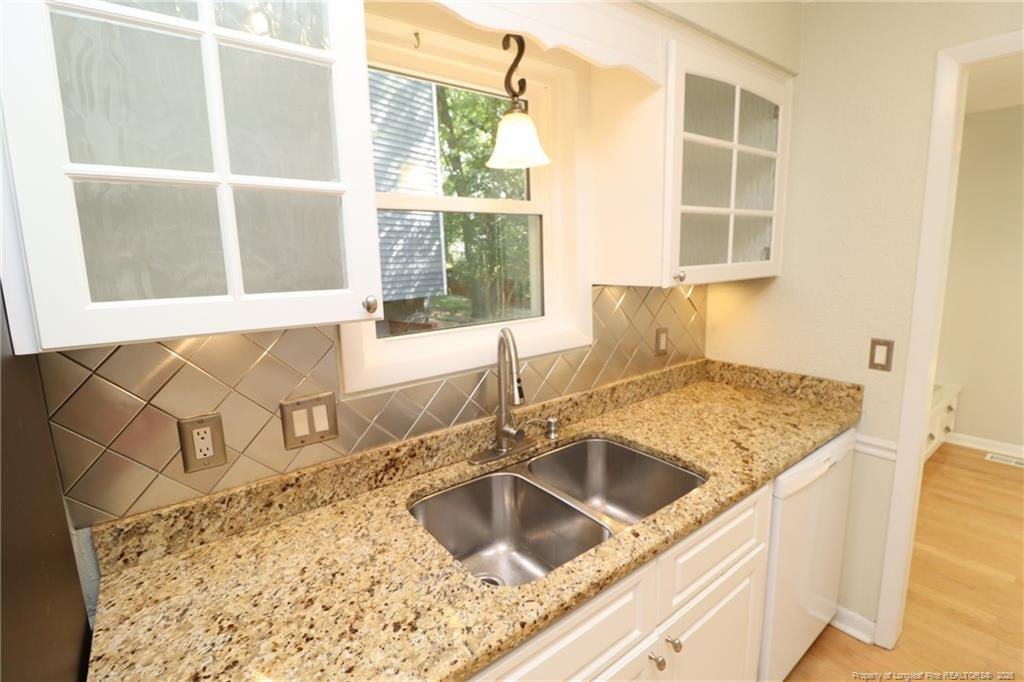 105 Cameron Court - Photo 10