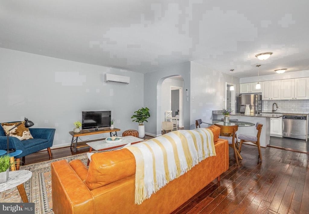150 E Wynnewood Road - Photo 1