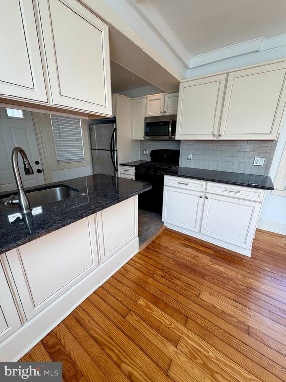 152 S Keswick Avenue - Photo 9