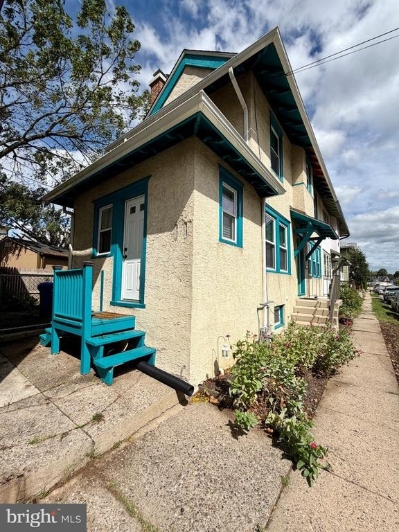 152 S Keswick Avenue - Photo 1