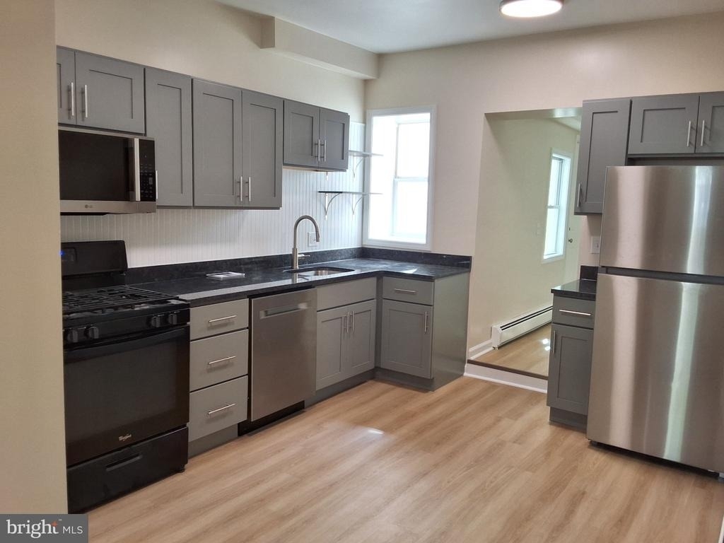 402 E Orange Street - Photo 1