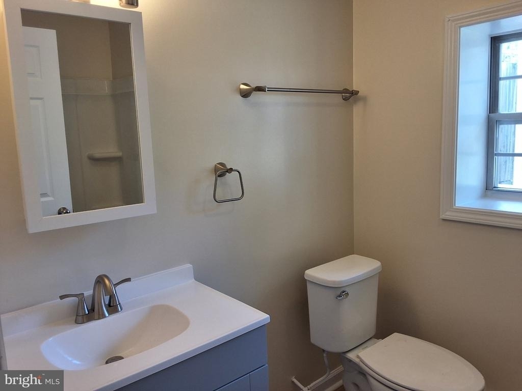 402 E Orange Street - Photo 8