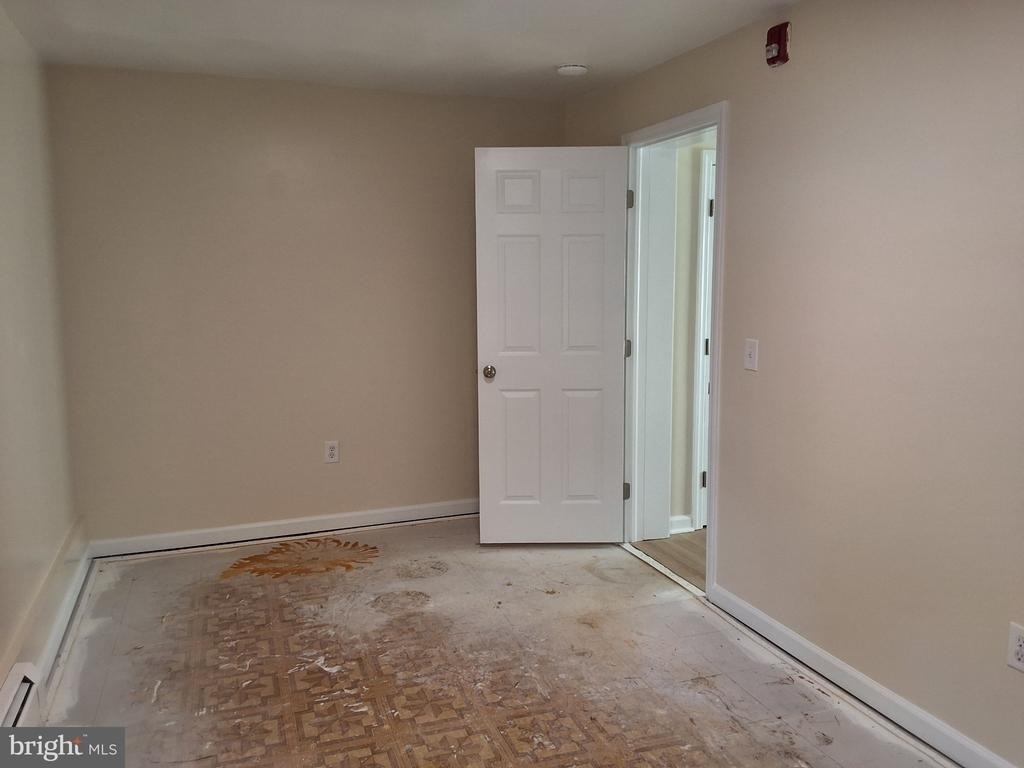 402 E Orange Street - Photo 7
