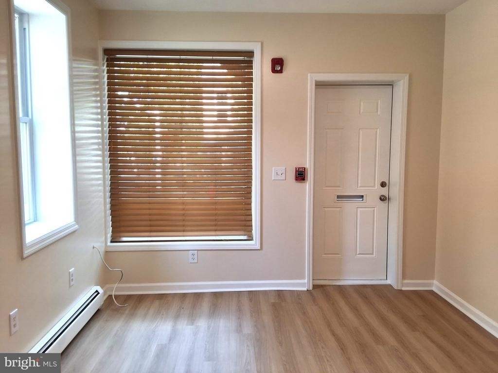 402 E Orange Street - Photo 5
