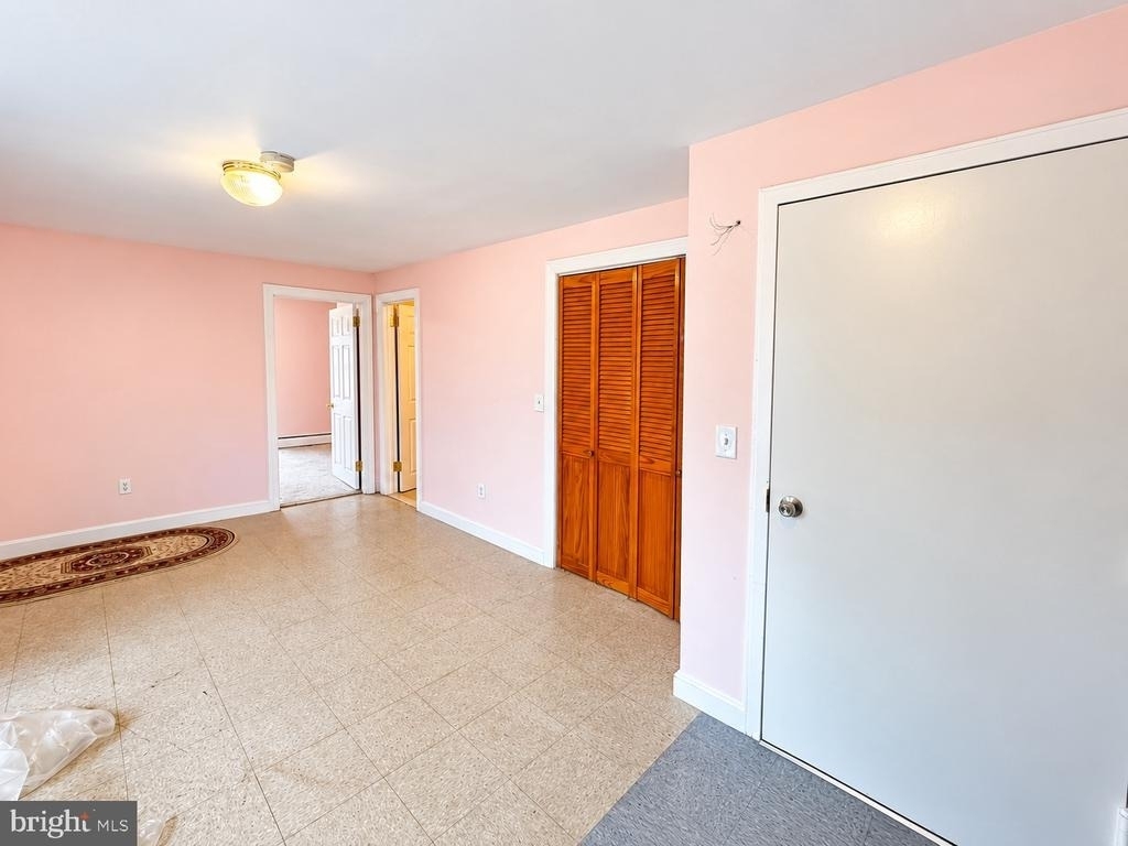 912 Ridge Avenue - Photo 5