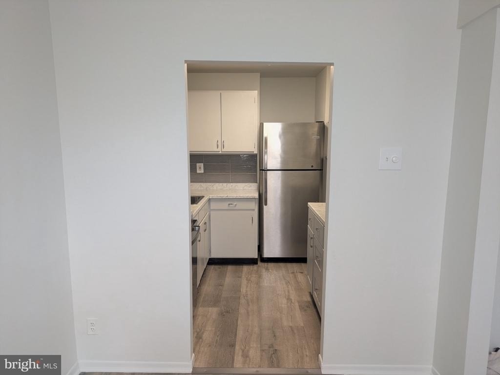 100 E 100  Glenolden Ave. - Photo 4
