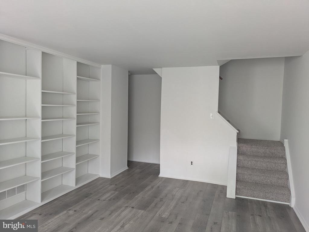 100 E 100  Glenolden Ave. - Photo 6