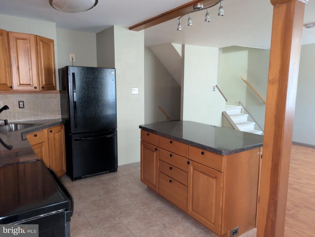 100 E Glenolden Avenue - Photo 5