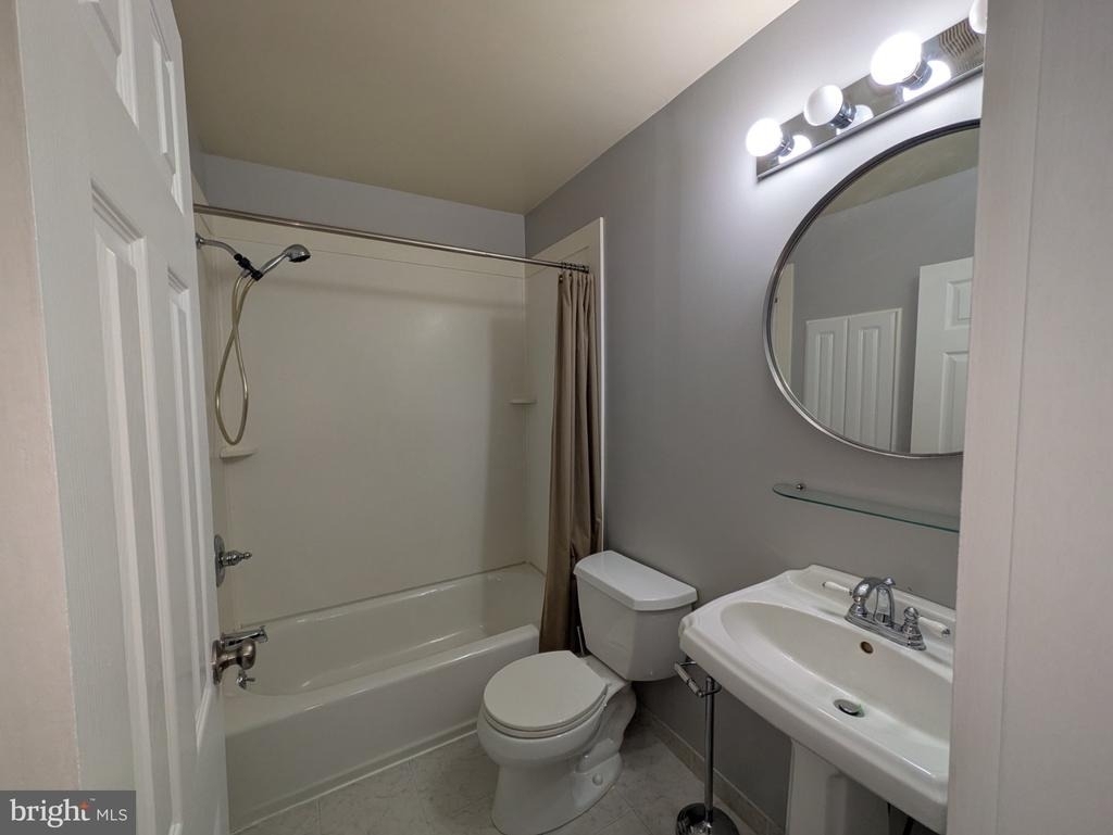 100 E Glenolden Avenue - Photo 13