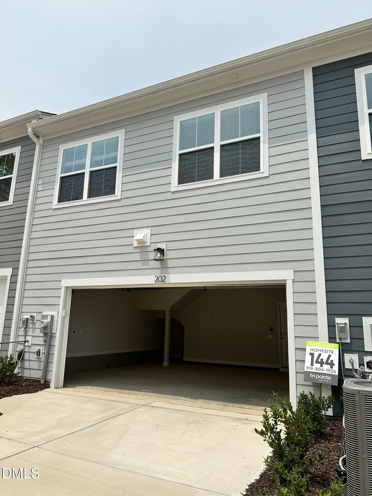 202 Solaire Alley - Photo 18