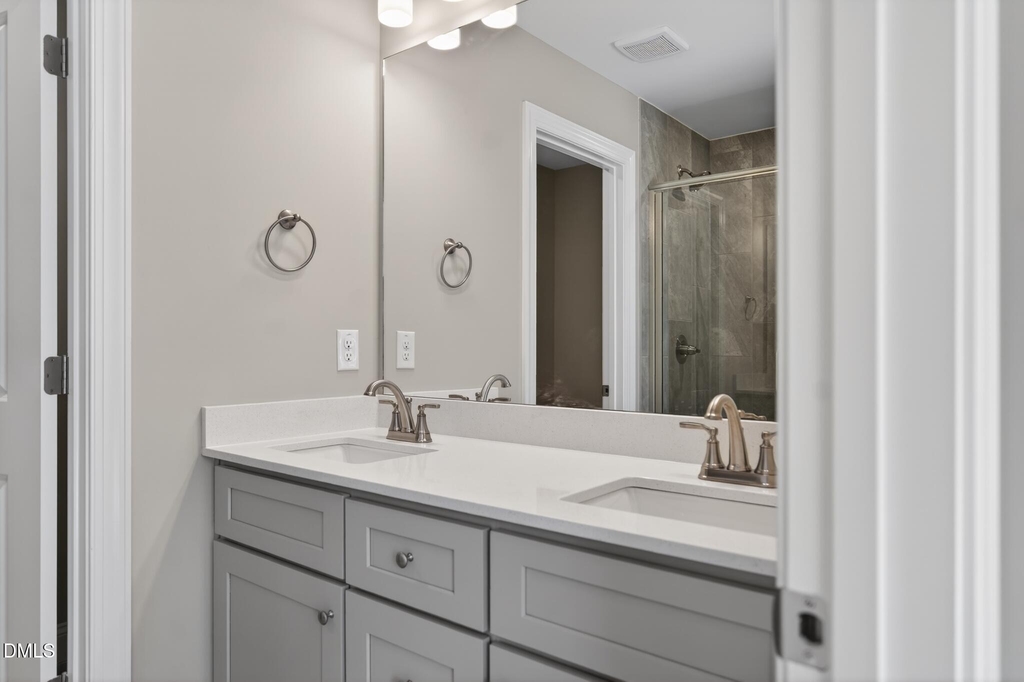 408 Meridian Crossing - Photo 8