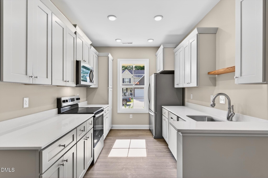 408 Meridian Crossing - Photo 3